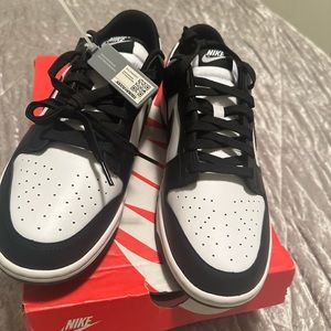 New black and white men Nike dunks